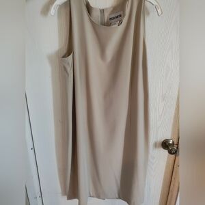 Elegant Beige Sleeveless Dress